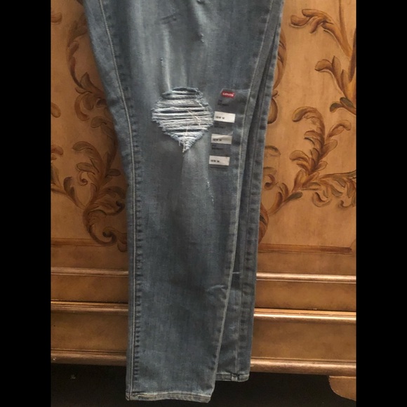 Plus Size Levi’s 711 Skinny, Sculpt Jeans - Picture 6 of 17